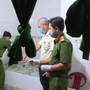 Vào nhà nghỉ với bạn trai, người phụ nữ chạy ra ngoài kêu cứu với nhiều vết thương