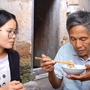 Con dâu thường xuyên "bật" bố chồng tanh tách nhưng khi ông bị bệnh lại làm một việc khiến ai cũng bất ngờ