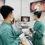 Người phụ nữ thường xuyên đau bụng, chán ăn thừa nhận thói quen ăn trái cây nhiều người hay mắc phải