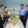 Thông tin mới về sự việc bé trai 4 tuổi ở Nam Định bị xe công nông 'chèn' qua người