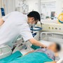 Người phụ nữ 61 tuổi ở Hải Dương nguy kịch do thói quen chữa đau khớp nhiều người hay gặp