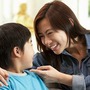 Cậu bé tự ti vì nhà không giàu như bạn, chỉ một câu hỏi của mẹ khiến em ngừng so sánh và nhận ra bài học đắt giá