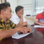 Hà Nội: Tạm giữ 3 đối tượng liên quan vụ 'chặt chém' gần 5 triệu đồng của 2 người đồng bào dân tộc