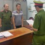 Bắt khẩn cấp đối tượng giật sập cổng nhà hàng xóm vì bị nhắc hát karaoke ồn ào