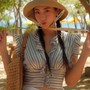 Set đồ đi biển đơn giản mà gây thương nhớ của Hoa hậu quê Cao Bằng
