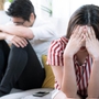 Về quê thăm mẹ vợ ốm, hành động của chồng khiến tôi muối mặt với cả nhà
