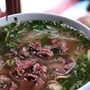 Bát bún, phở đồng loạt tăng 5.000 đồng, chủ quán nói do hành, thịt, cua đều gánh thêm thuế