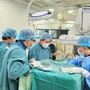 Người đàn ông 44 tuổi ở TPHCM ngưng tim lúc nửa đêm, thoát chết nhờ vợ nhanh trí làm việc này