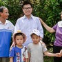 Bố phụ hồ, mẹ không biết chữ, con là thủ khoa toàn quốc thi tốt nghiệp THPT 2025