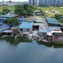 Hồ rộng hàng ngàn m2 bị 'bức tử', Hà Nội yêu cầu kiểm tra xử lý nghiêm