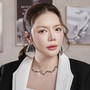 Khi Lý Nhã Kỳ làm 'nhân viên công sở'