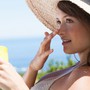Không cần đến mỹ phẩm trang điểm hàng ngày, bạn vẫn có thể sở hữu làn da đẹp tự nhiên với các bí quyết sau