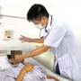 Người đàn ông 54 tuổi bất ngờ nguy kịch sau khi giẫm phải hòn đá ngoài ruộng