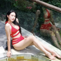 Vợ Đoàn Văn Hậu khiến fan 'tròn mắt' với bikini đỏ cut out táo bạo