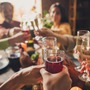 Vì sao người EQ cao luôn né tránh xuất hiện 4 nơi này?