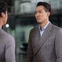 Gặp người đàn ông đang theo đuổi vợ cũ ở bối cảnh không ngờ, tôi xấu hổ ê chề thì anh ta ghé tai: "Lưu số tôi đi, có quà cho anh đấy"