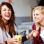 Bí mật hạnh phúc hóa ra đơn giản hơn bạn nghĩ: Không phải tiền bạc, cũng chẳng phải thành công