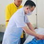 Cụ ông 96 tuổi suýt mất mạng sau khi bị ngã ở nhà