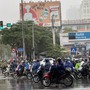 Thời tiết Hà Nội 3 ngày tới: Thủ đô hứng mưa lớn do ảnh hưởng của áp thấp nhiệt đới đến khi nào?