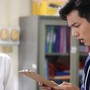 Bài văn của con gái đã khiến chồng tôi cứng họng, bố mẹ chồng thì chết lặng, còn tôi hả hê vô cùng