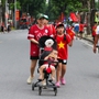 Hàng ngàn người dân xếp hàng từ sớm, lựa chỗ đẹp để xem hợp luyện diễu binh, diễu hành kỷ niệm Quốc khánh 2/9
