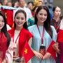 Hình ảnh đầy tự hào của nghệ sĩ Việt khi tham gia tổng hợp luyện diễu hành A80