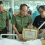 Tin sáng 23/8: Lời nhắn nhủ của GĐ Công an Hà Nội khi đến thăm Đại úy Lê Đình Công; Biển Đông sắp đón bão số 5 mạnh cấp 11