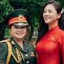 Mẹ ruột Thu Quỳnh bất ngờ lộ diện với vẻ ngoài không tuổi, từng là diễn viên đoàn kịch Tổng cục Chính trị