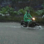 Vì sao bão số 5 vào miền Trung nhưng Hà Nội lại có cường suất mưa rất lớn?