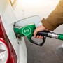 Xăng E10 sẽ thay xăng truyền thống từ 2026: Những băn khoăn người dân muốn được giải đáp
