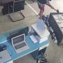Hành động bất thường của nam sinh dùng búa phá két sắt lấy vàng mang bán sau khi bị thao túng tâm lý