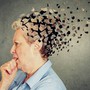Khi người già đột nhiên tính tình thay đổi lớn: Cần cảnh giác bệnh teo não, hãy làm ngay điều này để giảm nguy cơ