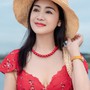 NSND Thu Hà 'Lá ngọc cành vàng' diện váy đỏ sexy
