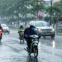 Thời tiết Hà Nội 3 ngày tới: Áp thấp nhiệt đới khả năng mạnh thành bão, Thủ đô mưa to có bị ngập lụt?