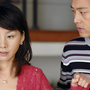 Nửa đêm vợ vẫn hí hoáy nhắn tin công việc, tôi lén nghiêng mắt nhìn rồi chấn động cả tinh thần