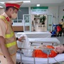 Hà Nội: Nam sinh đột quỵ tại trường được CSGT mở đường đưa đi cấp cứu