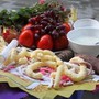 Lễ vật nào tuyệt đối không được đem cúng ‘cô hồn’,  cách bày lễ vật mâm cúng ‘cô hồn’ ai cũng nên biết