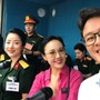 Căn nhà xanh mát của giọng đọc nam ấm cúng tại lễ diễu binh, diễu hành A80
