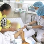 Bé trai 4 tuổi nhiễm khuẩn huyết, suy gan, suy thận do bà nội tự làm điều này chữa mèo cắn