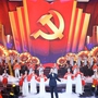 Nhiều nghệ sĩ nổi tiếng biểu diễn tại chương trình nghệ thuật đặc biệt chào mừng thành công Đại hội Đảng