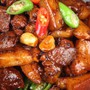Công thức làm thịt ba chỉ rang cháy cạnh vàng óng mà không khô từ mẹo pha nước sốt chuẩn vị