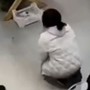 Cô gái 28 tuổi bị bố mẹ kiểm soát tới nỗi đôi giày 700 nghìn cũng không được mua