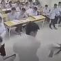 Hà Nội: Tạm giữ nam sinh hành hung giáo viên trên bục giảng 