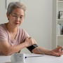 Đo huyết áp tại nhà, vì sao mỗi lần cho một kết quả khác nhau?