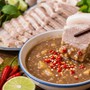 Mẹo luộc thịt ba chỉ trắng hồng và tỷ lệ pha mắm nêm chuẩn vị cho món bánh tráng cuốn đổi vị cuối tuần