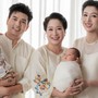 Mẹ vợ và 2 con trai Hồ Quang Hiếu gây chú ý