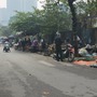 Hà Nội: Chợ cóc ngõ 70 Nguyễn Hoàng vẫn tồn tại dù đã có biển cấm