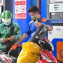 Giá xăng dầu giảm rất sâu từ đêm nay, mức giảm lên đến 8.000 đồng/lít