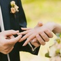 Con cái chậm kết hôn, đừng vội trách: Có thể gia đình đang 'đóng' 3 cánh cửa này