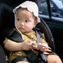 Khoảnh khắc hài hước của H'Hen Niê cùng con gái 7 tháng tuổi gây sốt mạng xã hội